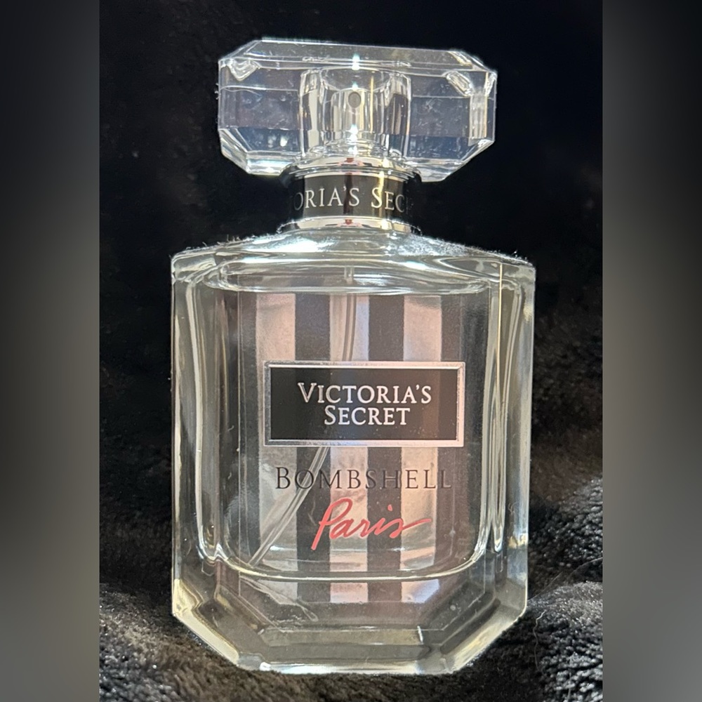 NWOT Victoria's Secret 50ml/1.7oz BOMBSHELL Paris Eau de Parfum